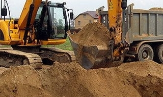 Выкопать яму экскаватором в Бугульме от 924 руб. - 2Землекопа-Бгл
